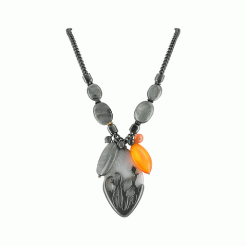 Колье из окрашенного нефрита ANTHRACITE grape pendant necklace 