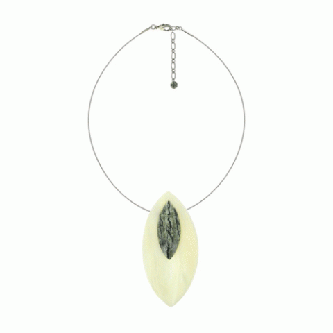 Колье из морской раковины и камня Багио ELEMENTS 15--25631