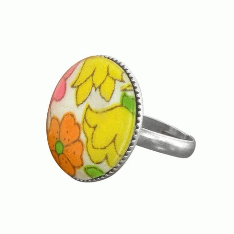 Кольцо из речного жемчуга и коралла ENVOLEE "liberty" round ring